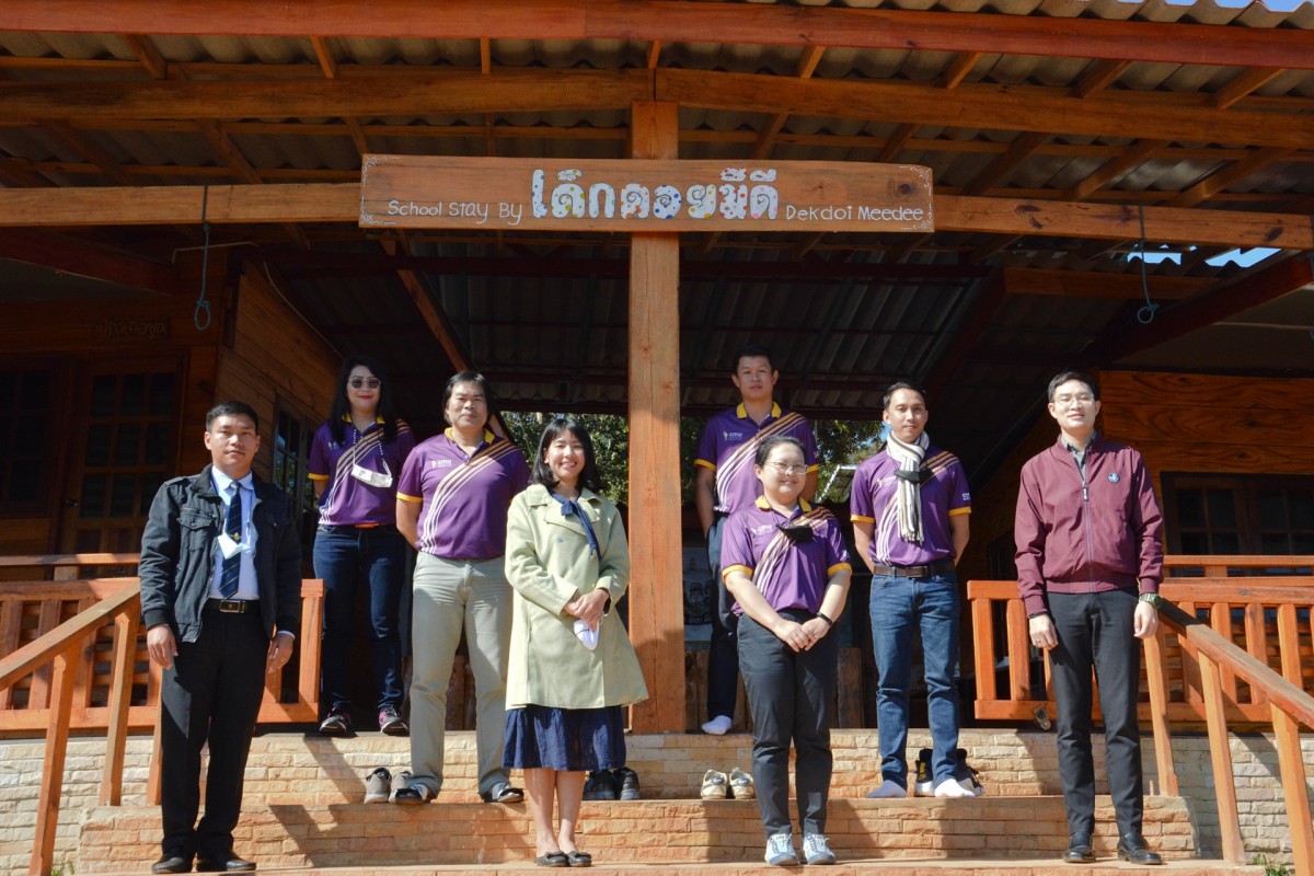  A team of CMU scholars from CMUs Faculty of Education met with regional school principal to help promote active learning and guide policy. Under the new Education Sandbox Act, local schools will need to conform to new national standards.