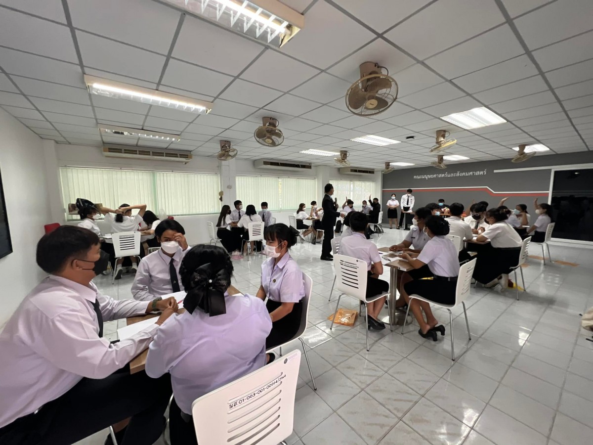 นักศึกษาสาขาวิชาภาษาไทย ได้รับรางวัลรองชนะเลิศอันดับ 1  การแข่งขันกลอนสดระดับภาคเหนือ ระดับอุดมศึกษา จัดโดย มหาวิทยาลัยราชภัฏอุตรดิตถ์