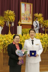 ผู้บริหารและอาจารย์ คณะศึกษาศาสตร์ มช. เข้ารับพระราชทานเครื่องราชอิสริยาภรณ์ อันมีเกียรติยศยิ่งมงกุฎไทย ประจำปี 2563