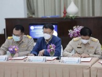 หัวหน้าภาควิชาหลักสูตรฯ ร่วมพิธี MOU และพิธีมอบหลักสูตรท้องถิ่น เรื่อง ประวัติศาสตร์นครหริภุญชัย แก่หน่วยงานทางการศึกษาในจังหวัดลำพูน จำนวน 8 หน่วยงาน