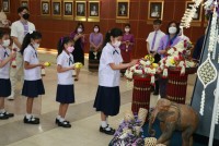 คณะศึกษาศาสตร์ มช. จัดพิธีถวายพวงมาลัยดอกไม้สด แสดงความเคารพต่อ มล.ปิ่น มาลากุล เนื่องในวันคล้ายวันสถาปนามหาวิทยาลัยเชียงใหม่ ประจำปี 2565
