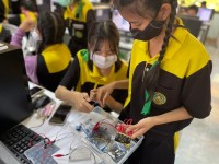 คณะศึกษาศาสตร์ มช. ลงพื้นที่จัดอบรม Coding in your area ให้กับนักเรียนประถมปลายและมัธยม 6 โรงเรียน