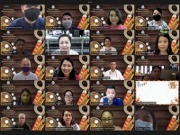 คณะศึกษาศาสตร์ มช. จัดงาน [ปี๋ใหม่เมืองเตื้องเต๊า ฮีตฮอยจาวเฮาศึกษา สระเกล้าการวะจุ้มใจ๋] พิธีดำหัวอดีตคณบดี คณาจารย์ และบุคลากรอาวุโส ประจำปี 2565 ผ่านช่องทางออนไลน์