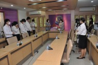คณบดีคณะศึกษาศาสตร์ มช. ให้การต้อนรับโรงเรียนสาธิตมหาวิทยาลัยเชียงใหม่ ระดับอนุบาลและประถมศึกษา เข้ารดน้ำดำหัว ในโอกาสปี๋ใหม่เมือง 2565