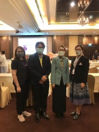 ประธานสาขาวิชาบริหารธุรกิจ เป็นวิทยากรให้ความรู้ด้านการประชาสัมพันธ์ แก่คณาจารย์ที่ทำงานด้านวิเทศสัมพันธ์ สังกัด คณะพยาบาลศาสตร์ สถาบันพระบรมราชชนก 