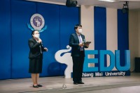 คณบดีคณะศึกษาศาสตร์ พร้อมด้วยคณะผู้บริหาร อาจารย์ที่ปรึกษา บุคลากร และสโมสรนักศึกษา ให้การต้อนรับผู้ปกครองนักศึกษาใหม่ ประจำปีการศึกษา 2565 ผ่านระบบออนไลน์