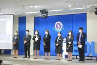 คณบดีคณะศึกษาศาสตร์ พร้อมด้วยคณะผู้บริหาร อาจารย์ที่ปรึกษา บุคลากร และสโมสรนักศึกษา ให้การต้อนรับผู้ปกครองนักศึกษาใหม่ ประจำปีการศึกษา 2565 ผ่านระบบออนไลน์
