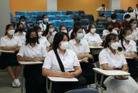คณบดีคณะศึกษาศาสตร์ พบปะนักศึกษาโครงการครูรัก(ษ์)ถิ่น รหัส 63 64 และ 65 เพื่อรับฟังความคิดเห็นปัญหาและอุปสรรคในด้านการเรียนการสอนและการใช้ชีวิตในรั้วมหาวิทยาลัย