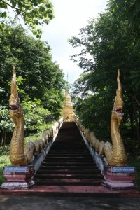 คณะศึกษาศาสตร์ มช. ถวายเทียนจำนำพรรษา เนื่องในเทศกาลเข้าพรรษาประจำปี 2565 ณ วัดใหม่หัวฝาย