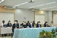 คณะกรรมการโครงการครูรัก(ษ์)ถิ่น มช. เข้ารับการประเมินผลการดำเนินงานโครงการครูรัก(ษ์)ถิ่น ระยะเวลา 2 ปีที่ผ่านมา กับคณะกรรมการจาก กสศ. 