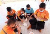 สาขาวิชาประถมศึกษา จัดกิจกรรมวิทยาศาสตร์ ปลูกพลังฝันนักวิทยาศาสตร์ตัวน้อยในบริบทโรงเรียนบ้านห้วยส้ม