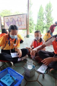 สาขาวิชาประถมศึกษา จัดกิจกรรมวิทยาศาสตร์ ปลูกพลังฝันนักวิทยาศาสตร์ตัวน้อยในบริบทโรงเรียนบ้านห้วยส้ม