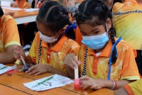 สาขาวิชาประถมศึกษา จัดกิจกรรมวิทยาศาสตร์ ปลูกพลังฝันนักวิทยาศาสตร์ตัวน้อยในบริบทโรงเรียนบ้านห้วยส้ม