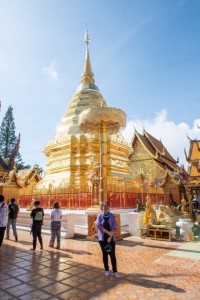 ผู้บริหาร คณาจารย์ นักศึกษา ศิษย์เก่า และบุคลากร คณะศึกษาศาสตร์ มช. รวมพลังส่งเสริมวัฒนธรรมประเพณีนำนักศึกษาใหม่ขึ้นไปนมัสการพระบรมธาตุดอยสุเทพ ประจำปี 2565