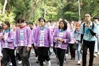 ผู้บริหาร คณาจารย์ นักศึกษา ศิษย์เก่า และบุคลากร คณะศึกษาศาสตร์ มช. รวมพลังส่งเสริมวัฒนธรรมประเพณีนำนักศึกษาใหม่ขึ้นไปนมัสการพระบรมธาตุดอยสุเทพ ประจำปี 2565