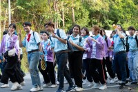 ผู้บริหาร คณาจารย์ นักศึกษา ศิษย์เก่า และบุคลากร คณะศึกษาศาสตร์ มช. รวมพลังส่งเสริมวัฒนธรรมประเพณีนำนักศึกษาใหม่ขึ้นไปนมัสการพระบรมธาตุดอยสุเทพ ประจำปี 2565