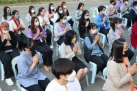 คณะศึกษาศาสตร์ มช. จัดพิธีทำบุญตักบาตรพระสงฆ์ จำนวน 9 รูป และพิธีถวายพระพรชัยมงคล สมเด็จพระเจ้าลูกเธอ เจ้าฟ้าพัชรกิติยาภานเรนทิราเทพยวดี กรมหลวงราชสาริณีสิริพัชร มหาวัชรราชธิดา