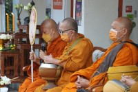 คณะศึกษาศาสตร์ มช. จัดพิธีทำบุญตักบาตรพระสงฆ์ จำนวน 9 รูป และพิธีถวายพระพรชัยมงคล สมเด็จพระเจ้าลูกเธอ เจ้าฟ้าพัชรกิติยาภานเรนทิราเทพยวดี กรมหลวงราชสาริณีสิริพัชร มหาวัชรราชธิดา