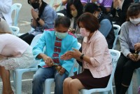 คณะศึกษาศาสตร์ มช. จัดพิธีทำบุญตักบาตรพระสงฆ์ จำนวน 9 รูป และพิธีถวายพระพรชัยมงคล สมเด็จพระเจ้าลูกเธอ เจ้าฟ้าพัชรกิติยาภานเรนทิราเทพยวดี กรมหลวงราชสาริณีสิริพัชร มหาวัชรราชธิดา