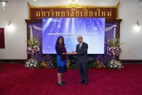 ศาสตราจารย์ ดร.นงเยาว์ เนาวรัตน์ เข้ารับมอบโล่ประกาศเกียรติคุณ ศาสตราจารย์ ประจำปี 2565 เนื่องในวันคล้ายวันสถาปนามหาวิทยาลัยเชียงใหม่