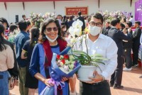 ศาสตราจารย์ ดร.นงเยาว์ เนาวรัตน์ เข้ารับมอบโล่ประกาศเกียรติคุณ ศาสตราจารย์ ประจำปี 2565 เนื่องในวันคล้ายวันสถาปนามหาวิทยาลัยเชียงใหม่