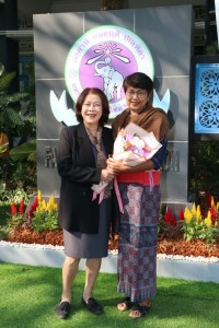 คณาจารย์คณะศึกษาศาสตร์ เข้ารับมอบเกียรติบัตร ผู้บริหารมหาวิทยาลัยที่ครบวาระการดำรงตำแหน่ง ประจำปี 2565
