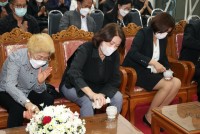 ผู้บริหาร คณาจารย์ นักศึกษา และเจ้าหน้าที่ คณะศึกษาศาสตร์ มช. ร่วมงานบำเพ็ญกุศล สวดอภิธรรม และฌาปนกิจศพ อาจารย์ไพบูลย์ อุปันโน