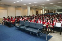 ผู้บริหารคณะศึกษาศาสตร์ มช. ให้การต้อนรับ ครูและนักเรียนโรงเรียนสตรีราชินูทิศ หวัดอุดรธานี เข้าเยี่ยมชมคณะ