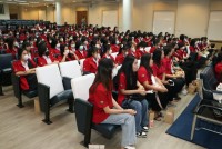 ผู้บริหารคณะศึกษาศาสตร์ มช. ให้การต้อนรับ ครูและนักเรียนโรงเรียนสตรีราชินูทิศ หวัดอุดรธานี เข้าเยี่ยมชมคณะ