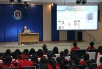 ผู้บริหารคณะศึกษาศาสตร์ มช. ให้การต้อนรับ ครูและนักเรียนโรงเรียนสตรีราชินูทิศ หวัดอุดรธานี เข้าเยี่ยมชมคณะ