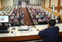 ผู้บริหารคณะศึกษาศาสตร์ มช. ให้การต้อนรับนักศึกษาเก่ารหัส 162 จำนวน 70 คน เข้าเยี่ยมคณะในโอกาสครบรอบ 50 ปี รหัส 162