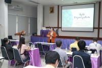 คณะศึกษาศาสตร์ มช. จัดการอบรมเรื่อง {ปรับองค์กรอย่างไรให้คล่องตัวทันกับสถานการณ์ปัจจุบัน} ให้แก่บุคลากรสายสนับสนุน 
