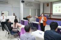 คณะศึกษาศาสตร์ มช. จัดการอบรมเรื่อง {ปรับองค์กรอย่างไรให้คล่องตัวทันกับสถานการณ์ปัจจุบัน} ให้แก่บุคลากรสายสนับสนุน 