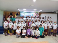 ประธานสาขาวิชาบริหารธุรกิจ นำนักศึกษาลงพื้นที่เป็นวิทยากรบรรยายให้ความรู้เรื่องการดูแลสุขภาพ ณ โรงเรียนผู้สูงอายุตำบลมะขุนหวาน