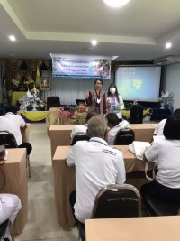 ประธานสาขาวิชาบริหารธุรกิจ นำนักศึกษาลงพื้นที่เป็นวิทยากรบรรยายให้ความรู้เรื่องการดูแลสุขภาพ ณ โรงเรียนผู้สูงอายุตำบลมะขุนหวาน