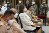ประธานมูลนิธิศิษย์เก่าศึกษาศาสตร์ และคณบดีคณะศึกษาศาสตร์ มช. เข้ารับเครื่องหมายนักโดดร่ม ชั้นกิตติมศักดิ์ ในฐานะที่เป็นผู้ที่ได้เสียสละและบำเพ็ญประโยชน์ไว้แก่ราชการตำรวจตระเวนชายแดน  สำนักงานตำรวจแห่งชาติ