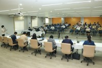 คณาจารย์และเจ้าหน้าที่คณะศึกษาศาสตร์ ประชุมพบปะกับคณะกรรมการสรรหาคณบดีคณะศึกษาศาสตร์ (วาระการดารงตำแหน่งตั้งแต่วันที่ 24 ธันวาคม 2566 ถึงวันที่ 23 ธันวาคม 2570)