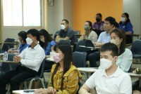 คณาจารย์และเจ้าหน้าที่คณะศึกษาศาสตร์ ประชุมพบปะกับคณะกรรมการสรรหาคณบดีคณะศึกษาศาสตร์ (วาระการดารงตำแหน่งตั้งแต่วันที่ 24 ธันวาคม 2566 ถึงวันที่ 23 ธันวาคม 2570)