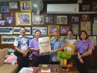 สมาคมนักศึกษาเก่าคณะศึกษาศาสตร์ มช. เดินสายพบผู้บริหารและศิษย์เก่า ในโรงเรียนในพื้นที่ อ.เมือง ถึง อ.แม่อาย เชิญร่วมเป็นสะพานบุญงานทอดผ้าป่าเพื่อการศึกษา ในโอกาสครบรอบ 55 ปี