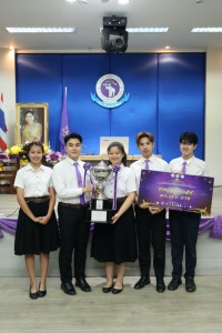 ผู้บริหารและคณาจารย์ ร่วมแสดงความยินดี กับนักศึกษาที่ได้รับรางวัลชนะเลิศ โครงการประกวดความเป็นเลิศในการจัดการเรียนรู้ ระดับอุดมศึกษา ครั้งที่ 12 
