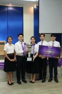 ผู้บริหารและคณาจารย์ ร่วมแสดงความยินดี กับนักศึกษาที่ได้รับรางวัลชนะเลิศ โครงการประกวดความเป็นเลิศในการจัดการเรียนรู้ ระดับอุดมศึกษา ครั้งที่ 12 
