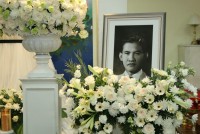ผู้บริหาร คณาจารย์ คณาจารย์อาวุโส นักศึกษา ศิษย์เก่าและเจ้าหน้าที่ คณะศึกษาศาสตร์ มช. ร่วมพิธีบำเพ็ญกุศล สวดอภิธรรม และพิธีมอบร่าง ผู้ช่วยศาสตราจารย์จัน เกริกมธุกร