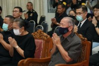 ผู้บริหาร คณาจารย์ คณาจารย์อาวุโส นักศึกษา ศิษย์เก่าและเจ้าหน้าที่ คณะศึกษาศาสตร์ มช. ร่วมพิธีบำเพ็ญกุศล สวดอภิธรรม และพิธีมอบร่าง ผู้ช่วยศาสตราจารย์จัน เกริกมธุกร
