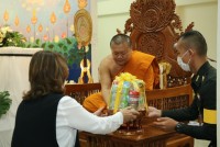 ผู้บริหาร คณาจารย์ คณาจารย์อาวุโส นักศึกษา ศิษย์เก่าและเจ้าหน้าที่ คณะศึกษาศาสตร์ มช. ร่วมพิธีบำเพ็ญกุศล สวดอภิธรรม และพิธีมอบร่าง ผู้ช่วยศาสตราจารย์จัน เกริกมธุกร
