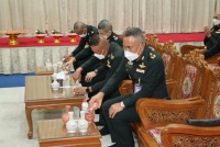 ผู้บริหาร คณาจารย์ คณาจารย์อาวุโส นักศึกษา ศิษย์เก่าและเจ้าหน้าที่ คณะศึกษาศาสตร์ มช. ร่วมพิธีบำเพ็ญกุศล สวดอภิธรรม และพิธีมอบร่าง ผู้ช่วยศาสตราจารย์จัน เกริกมธุกร