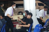 ผู้บริหาร คณาจารย์ คณาจารย์อาวุโส นักศึกษา ศิษย์เก่าและเจ้าหน้าที่ คณะศึกษาศาสตร์ มช. ร่วมพิธีบำเพ็ญกุศล สวดอภิธรรม และพิธีมอบร่าง ผู้ช่วยศาสตราจารย์จัน เกริกมธุกร