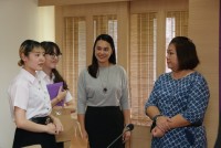 นักศึกษาแลกเปลี่ยนจาก Kanda University of International Studies เข้ารับมอบประกาศนียบัตร ก่อนเดินทางกลับประเทศญี่ปุ่น
