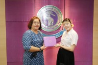 นักศึกษาแลกเปลี่ยนจาก Kanda University of International Studies เข้ารับมอบประกาศนียบัตร ก่อนเดินทางกลับประเทศญี่ปุ่น