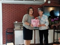 สมาคมนักศึกษาเก่า ร่วมกับ มูลนิธิศิษย์เก่า และชมรมอาจารย์เก่า ร่วมมอบดอกไม้แสดงความยินดีแก่คณบดีและคณะผู้บริหารชุดใหม่