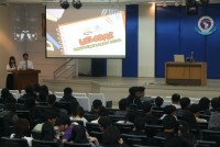 สาขาวิชาภาษาอังกฤษ ให้การต้อนรับผู้บริหาร ครูและนักเรียนจากโรงเรียนบางพลีราษฎร์บำรุง จังหวัดสมุทรปราการ เข้าเยี่ยมชมทัศนศึกษาและทำกิจกรรมร่วมกัน